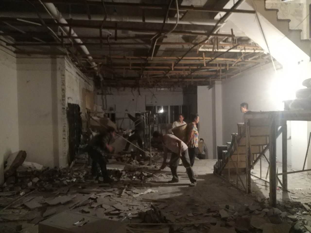 成都旧房拆除,旧房拆除价格费用