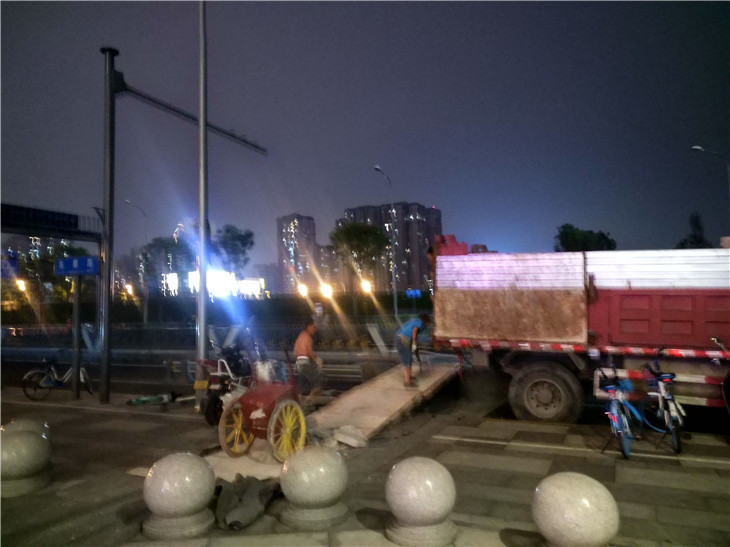 成都高新区专业拆除清运公司银泰商场拆除案例