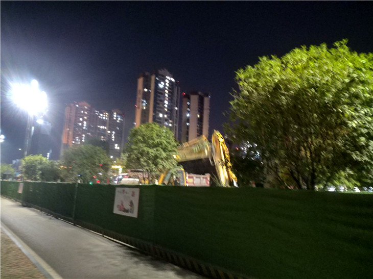 成都路面操场学校拆除