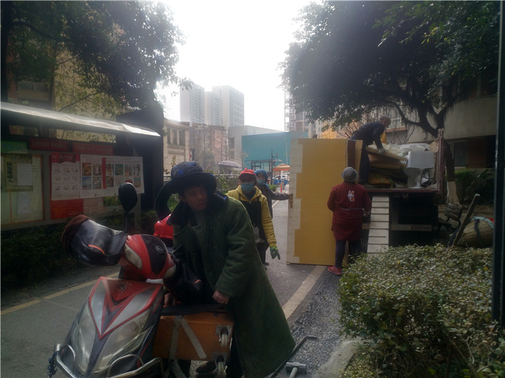 成都成华区东郊红枫岭二期家装拆除圣灯路旧房翻新拆除公司